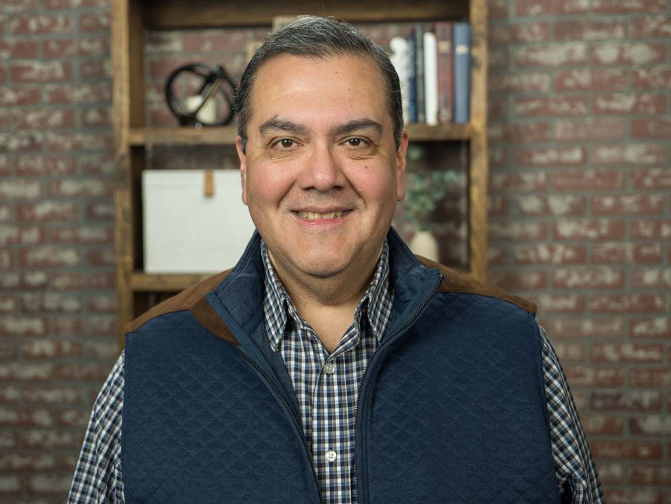 Lazaro Diaz headshot